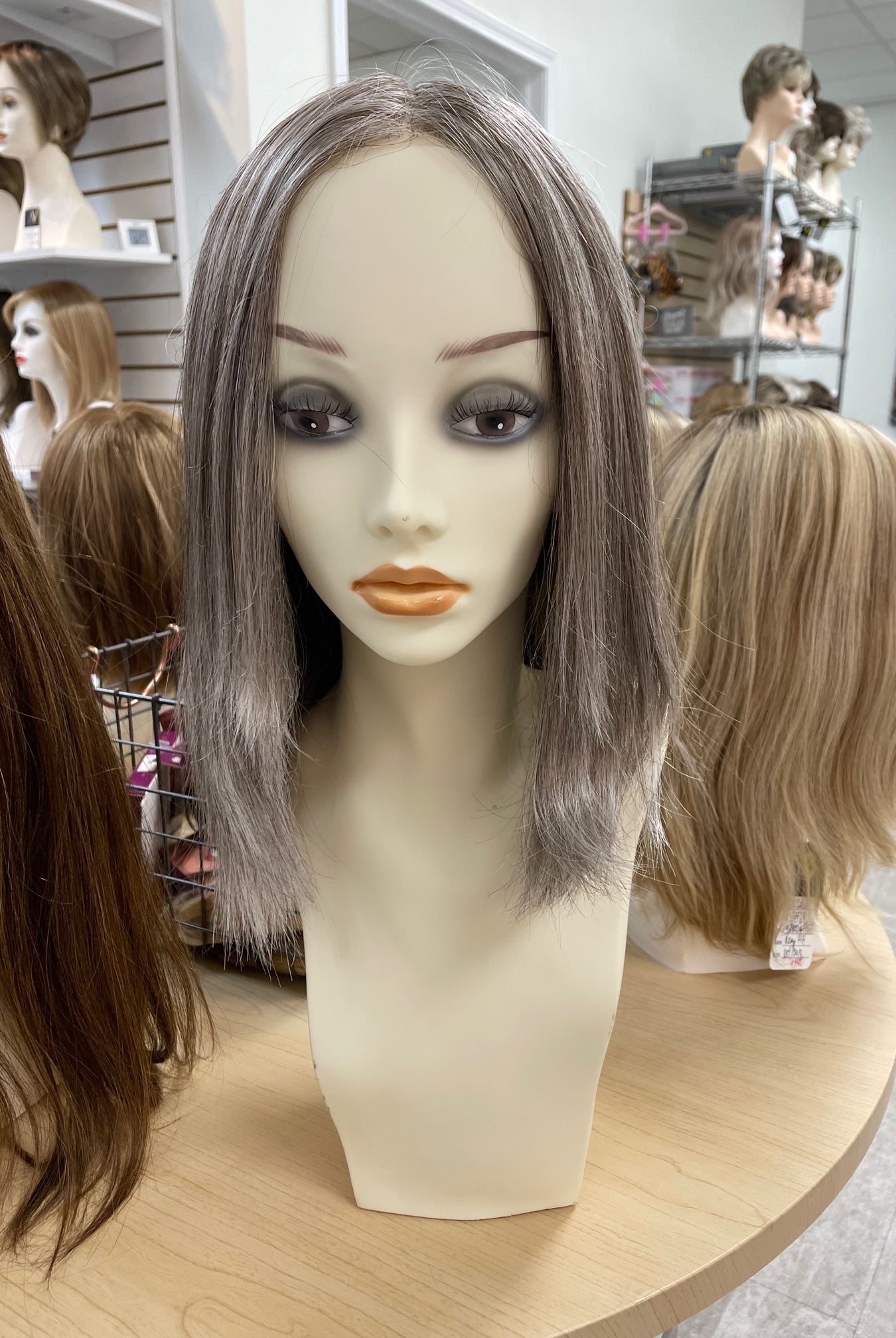 Where to Get Custom Wigs in Dundee – Human Hair, Lace Front, and Medical Wigs