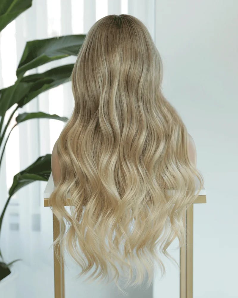 light blonde wavy long wig