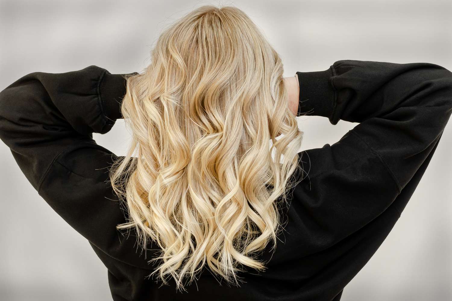 How to Get Wavy Hair at Home Like a Pro - Overnight No Heat Needed!